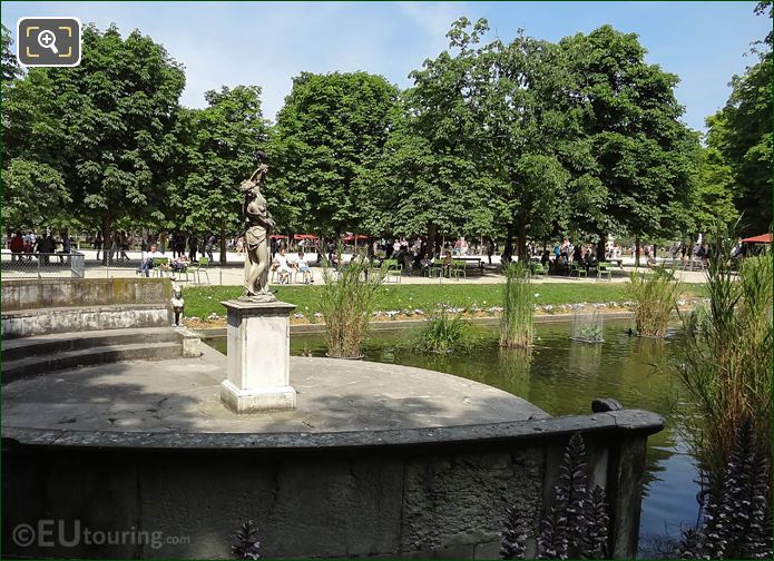 Jardin des Tuileries Grand Couvert with statue of Venus Callipyge
