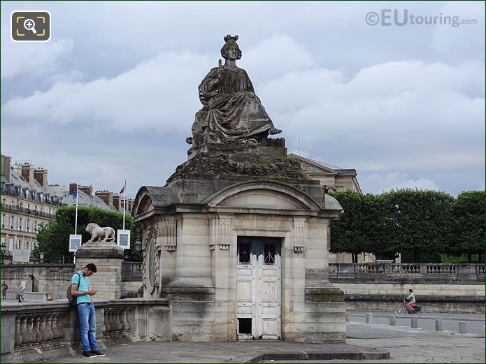 Lille statue, Place de la Concorde, Paris
