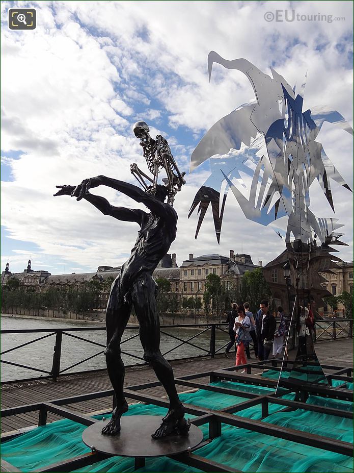 Front left side of Colin Maillard sculpture, Pont des Arts