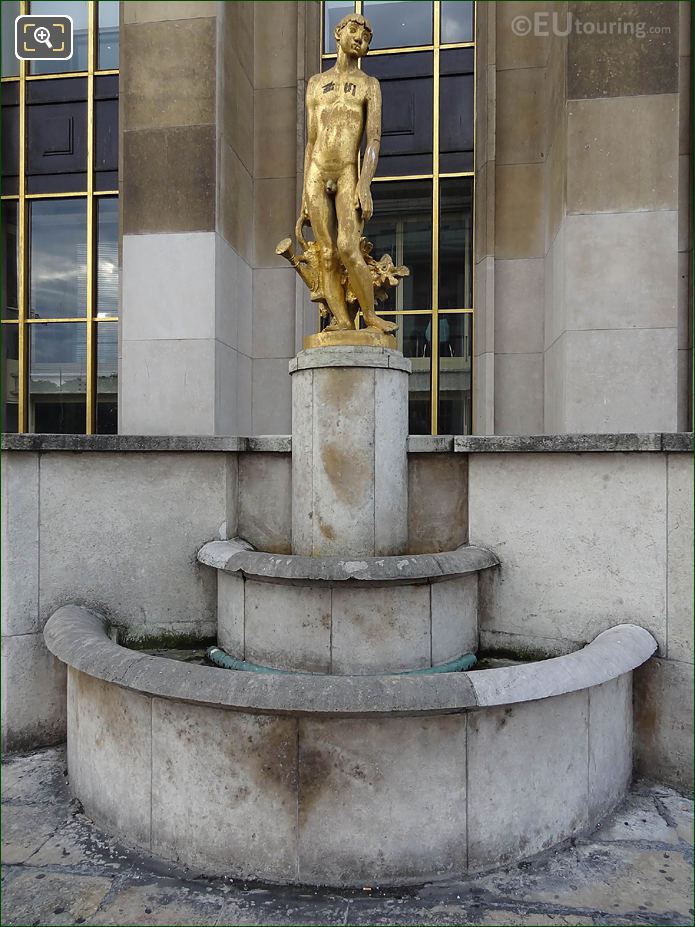Bronze Le Jardinier statue Palais Chaillot