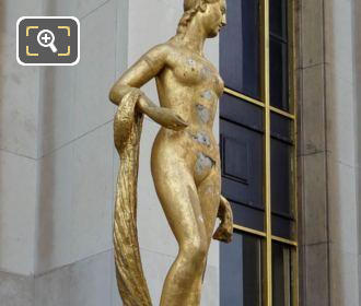 RHS Palais de Chaillot Flore statue