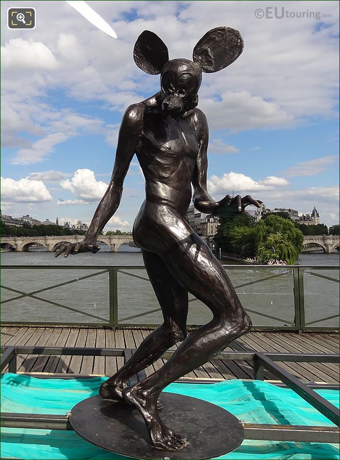 Contemporary art statue Mickey by Daniel Hourde