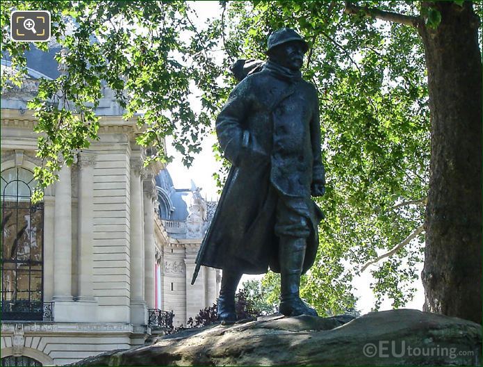 Petit Palais and Georges Clemenceau statue
