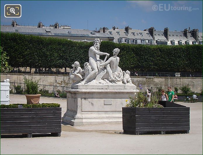Tuileries Gardens and La Seine et la Marne statue