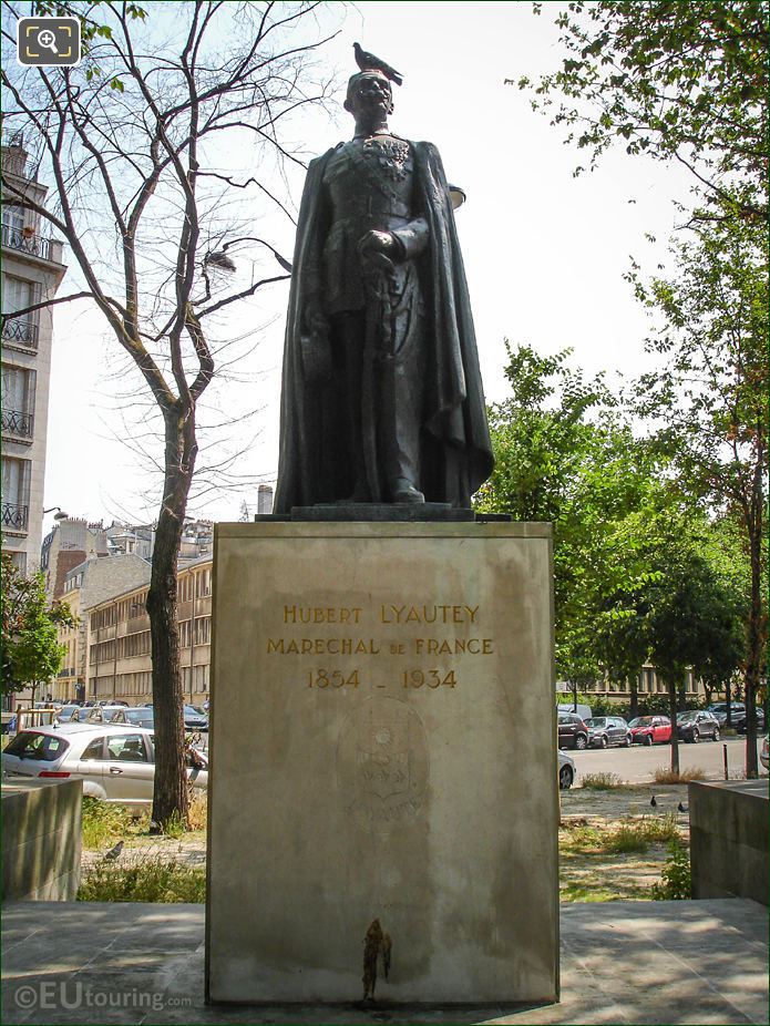 Hubert Lyautey statue in Paris