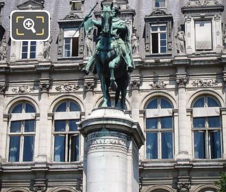 Etienne Marcel statue with its pedestal