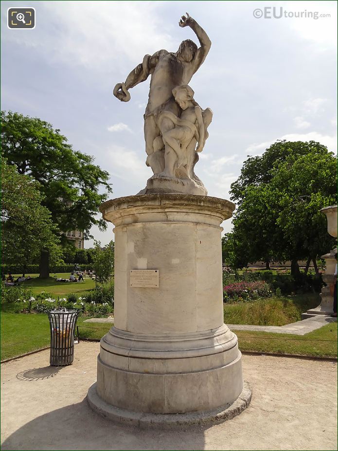 L'Homme et sa Misere ou la Misere statue in Jardin des Tuileries