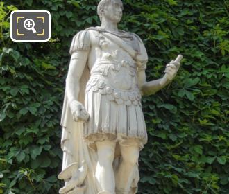 Julius Caesar statue by sculptor Ambrogio Parisi
