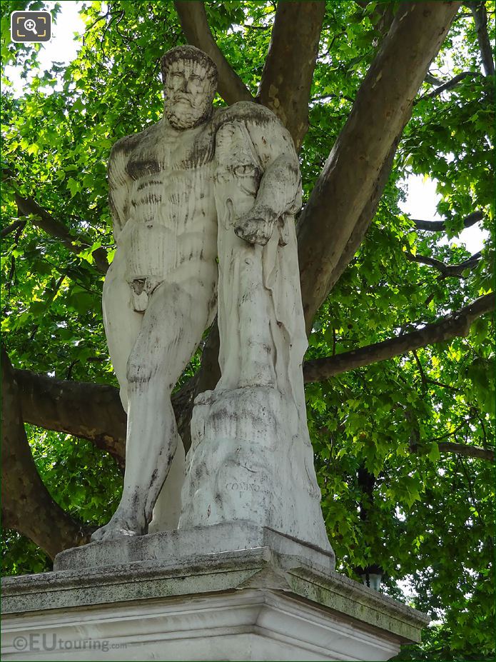 Front of Hercule Farnese statue in Tuileries Gardens