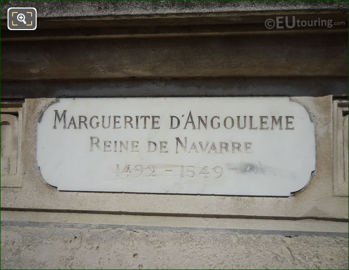 Inscription on Marguerite d'Angouleme statue
