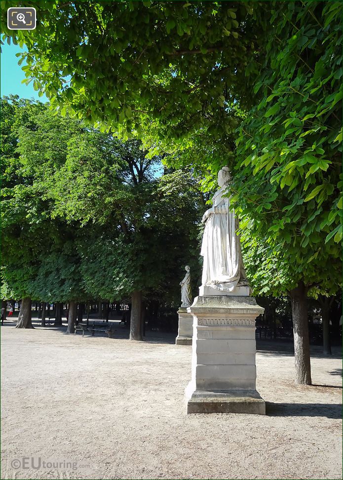 Marie de Medicis statue on pedestal