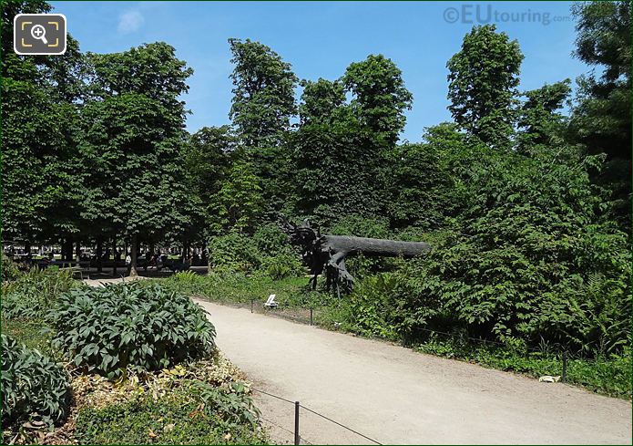 Pathway to L'Arbre des Voyelles bronze sculpture
