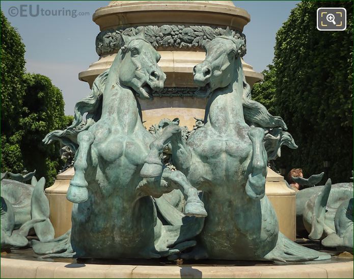 Horse statues by Emmanuel Fremiet
