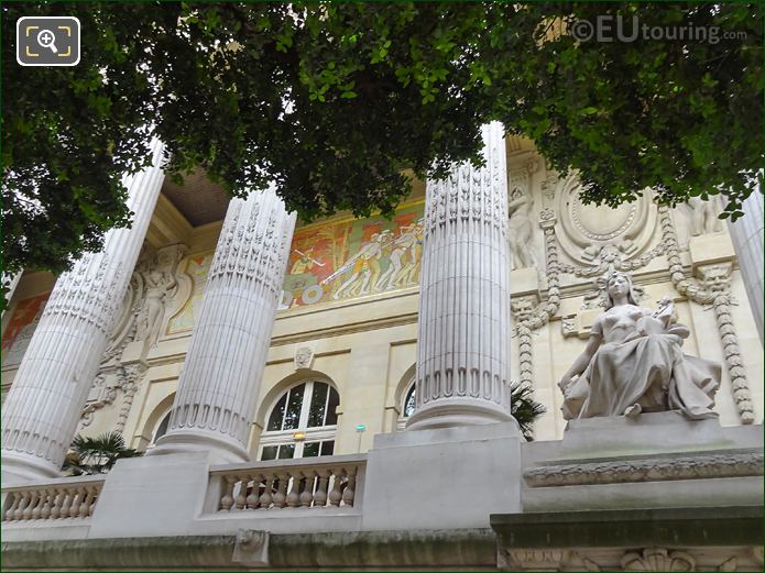 L'Art Egyptien statue Grand Palais eastern colonnade