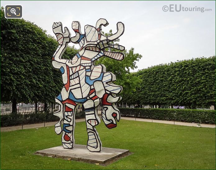 Contemporary art statue Le Bel Costume by J Dubuffet
