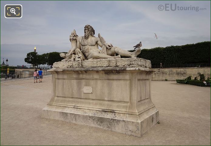 Le Tibre statue in Jardin des Tuileries