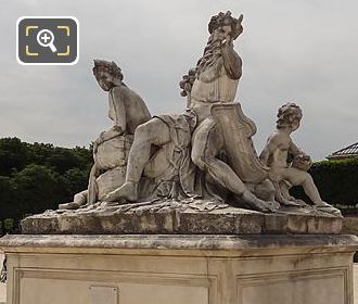 LHS of La Loire et le Loiret statue