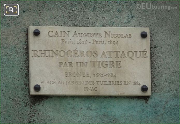 Information plaque on Rhinoceros Attaque par un Tigre statue