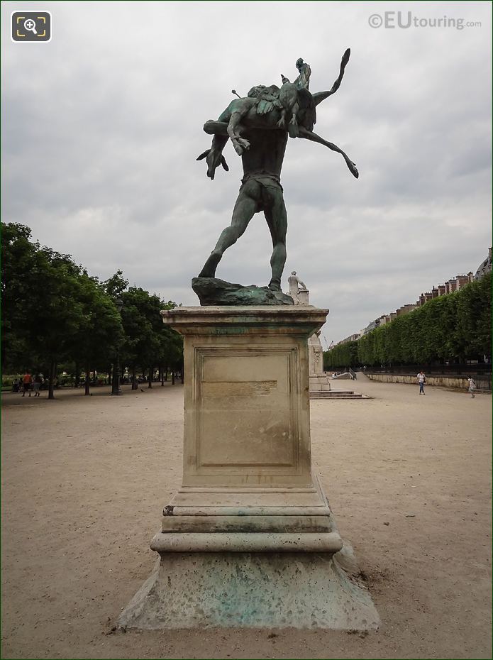 Bronze statue Retour de Chasse cast by Thiebaut Freres
