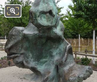 L'Ami de Personne statue in Jardin des Tuileries