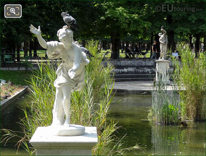 Daphne statue on south side of Jardin des Tuileries