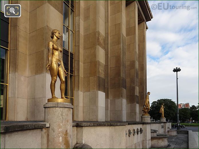 RHS Le Printemps statue Palais de Chaillot