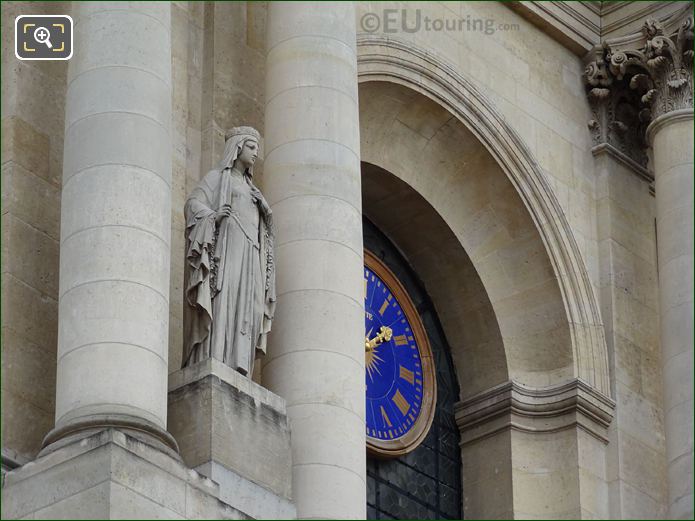 Sainte Clotilde statue on Eglise Saint-Roch South facade
