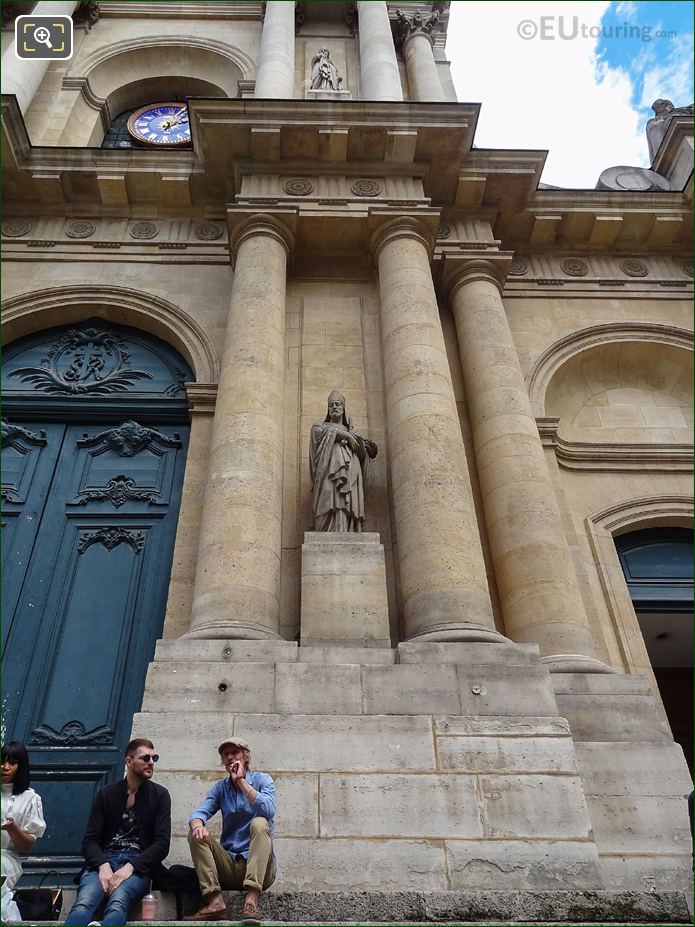 South facade of Eglise Saint-Roch and Saint Honore statue