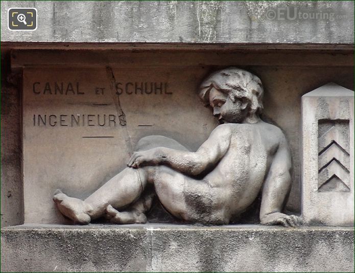 Left side sculptured cherub, 280 Rue Saint Honore, 75001