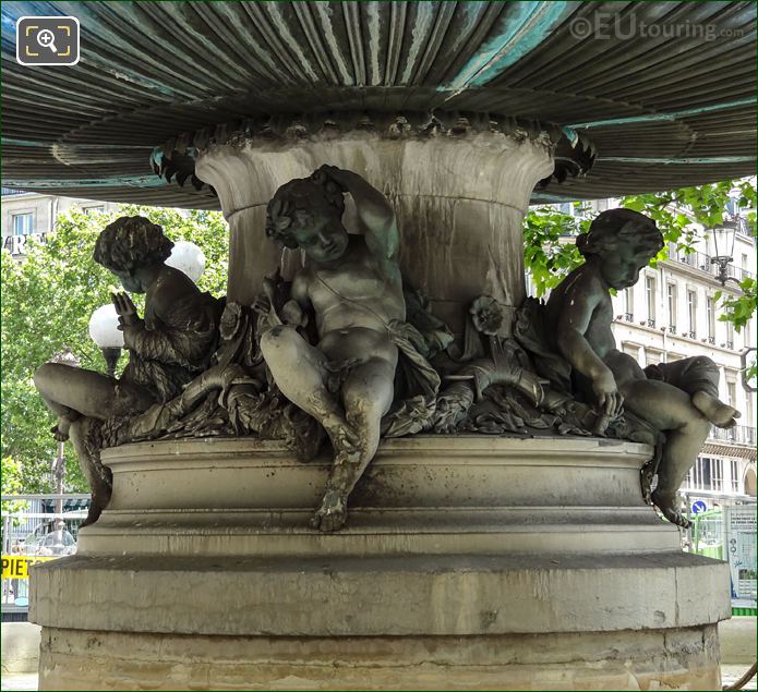 Ronde d'Enfants statues, Fontaine du Theatre-Francais Nymphe Fluviale