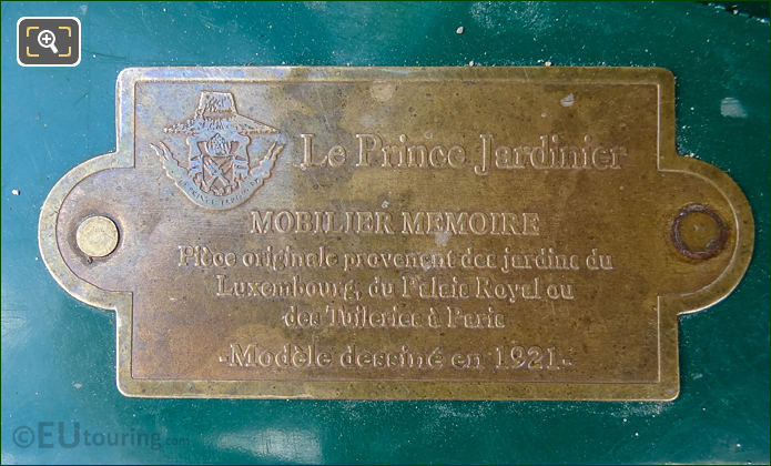 Le Prince Jardinier plaque on Les Confidents historical chair sculptures