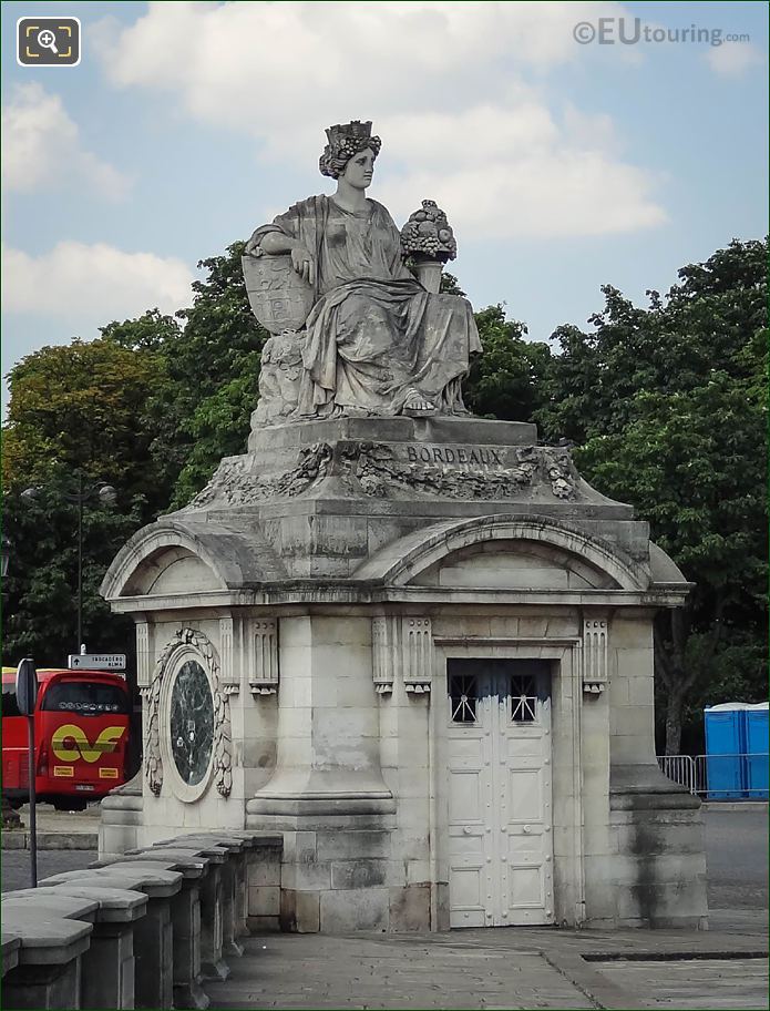 1836 Bordeaux statue by Louis-Denis Caillouette