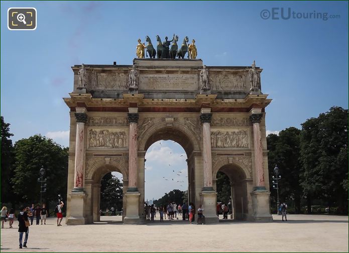 Arc de Triomphe du Carrousel and quadriga statues on top