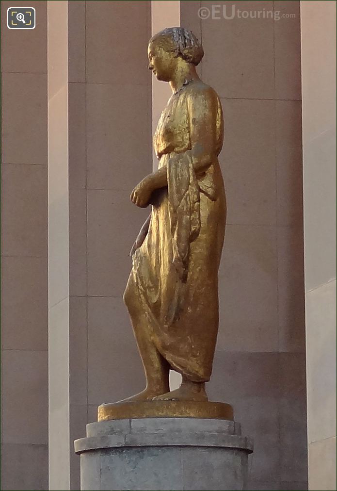 Palais de Chaillot gilded statue