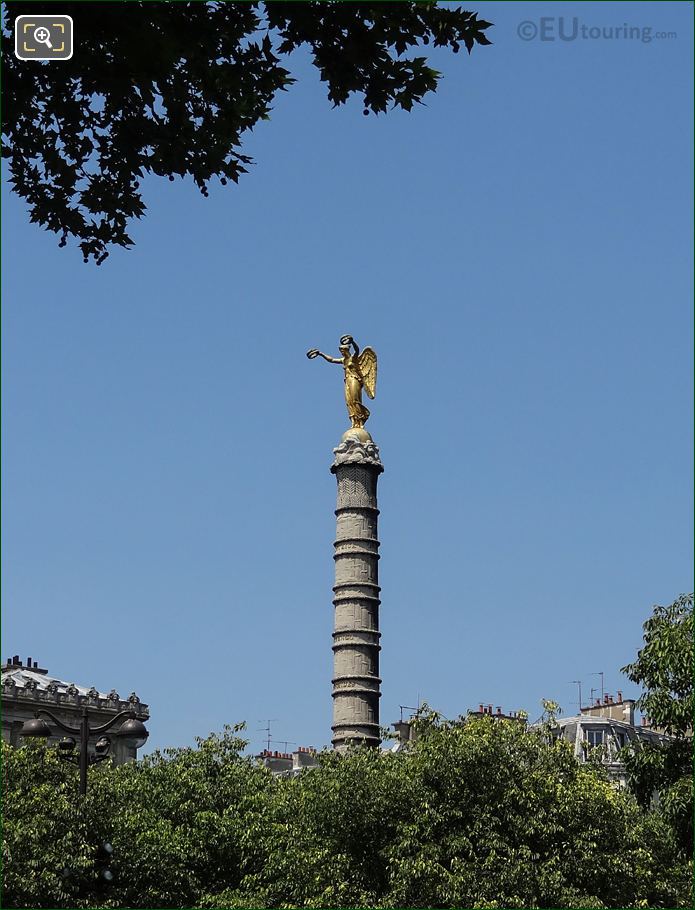 Golden bronze Victoire statue at Place du Chatelet