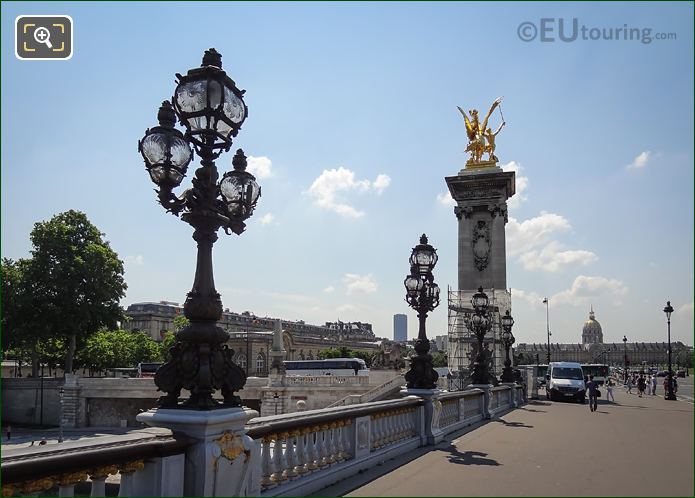 Pont Alexandre III SE corner column