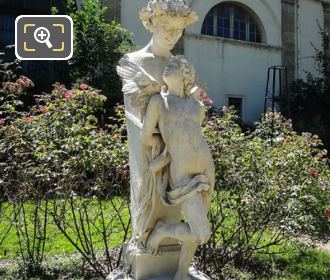 Captive Love statue Jardin des Plantes in Paris