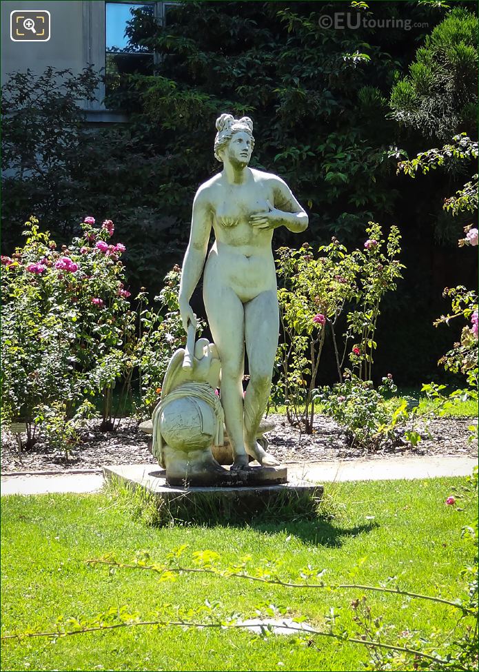 Venus Genetrix statue at Jardin des Plantes
