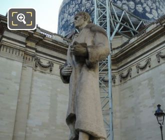 J J Rousseau statue by Andre Bizette-Lindet in Paris