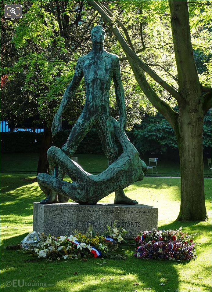 Etudiants morts dans la Resistance monument at Luxembourg Gardens