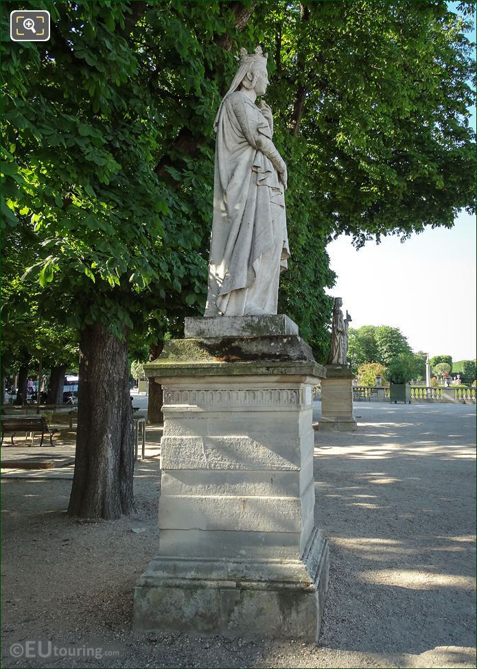 Side view of the Sainte Bathilde statue in Luxembourg Gardens
