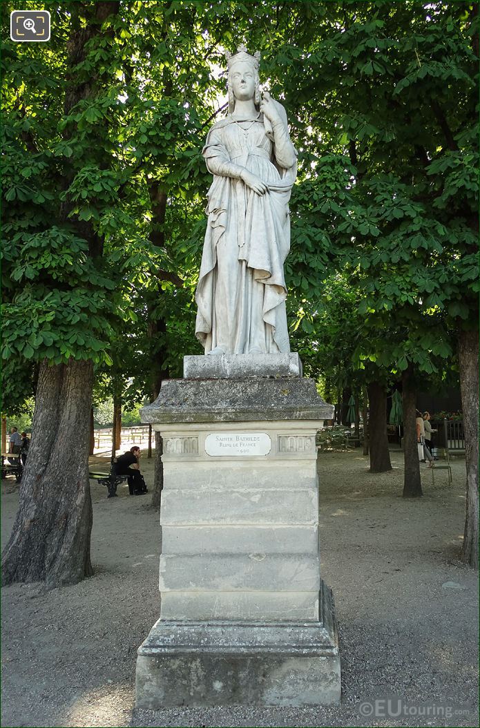 1848 marble statue of Sainte Bathilde