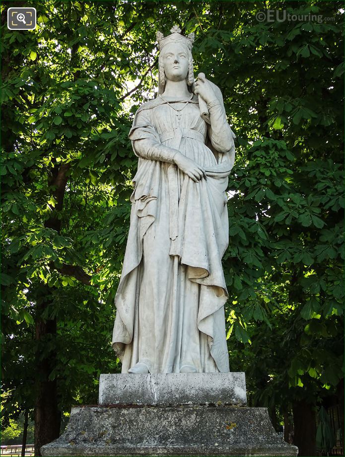 Sainte Bathilde statue by artist Victor Therasse