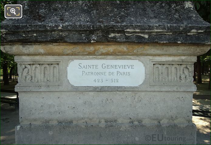 Information plaque on Sainte Genevieve statue