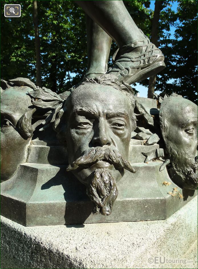 Jean Baptiste Carpeaux mask on statue