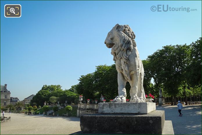 Lion statue in Jardin du Luxembourg
