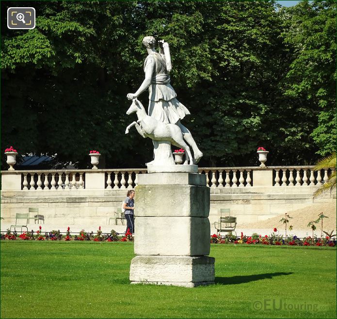 Back view of Diane a la Biche statue