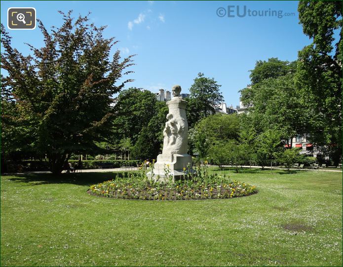 Garden area around the Paul Verlaine monument