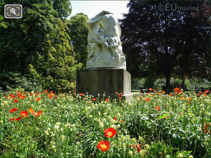 Jardin du Luxembourg statue Joies de la Famille