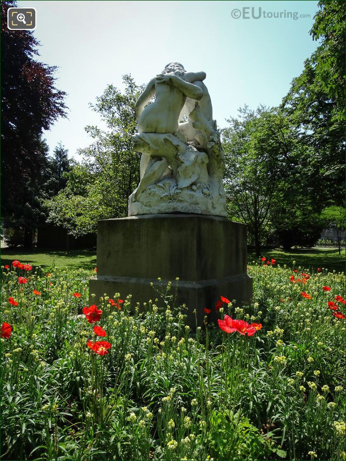 Horace Daillion statue group Joies de la Famille